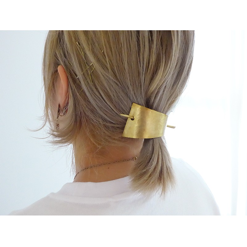 短めのヘアースタイルにも使える真鍮のマジェステ Lomany