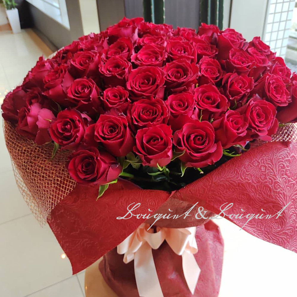ホテルミラコスタへプロポーズに108本の赤バラの花束をお届け 花言葉は 永遠 トハニ 幕張のお花屋さんからウェディングやお祝い花 胡蝶蘭 プリザーブド おしゃれなプレゼントをお届け ブーケアンドブーケ ホテルミラコスタへプロポーズに108本の赤バラの花束をお届け 花言葉は 永遠 トハニ 幕張のお花屋さんからウェディングやお祝い花 胡蝶蘭 プリザーブド おしゃれなプレゼントをお届け ブーケアンドブーケ