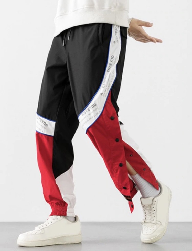今流行りの スナップボタン付きジョガーパンツ 取扱い開始致しました Mluku 今流行りの スナップボタン付きジョガーパンツ 取扱い開始致しました Mluku