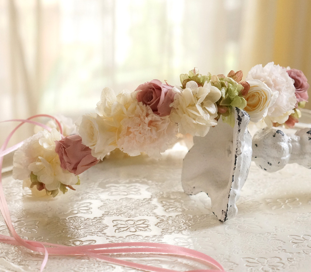 大人可愛い 白とヌーディピンクの花冠 をお届けしました アトリエ ペルル 花嫁さまの理想を叶える 素敵なブーケと装花 大人可愛い 白とヌーディピンクの花冠 をお届けしました アトリエ ペルル 花嫁さまの理想を叶える 素敵なブーケと装花