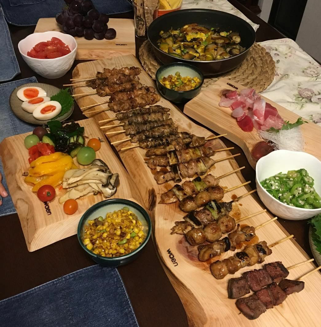 ロングカッティングボードを使って自宅で焼き鳥パーティ Waen Cutting Board ロングカッティングボードを使って自宅で焼き鳥パーティ Waen Cutting Board