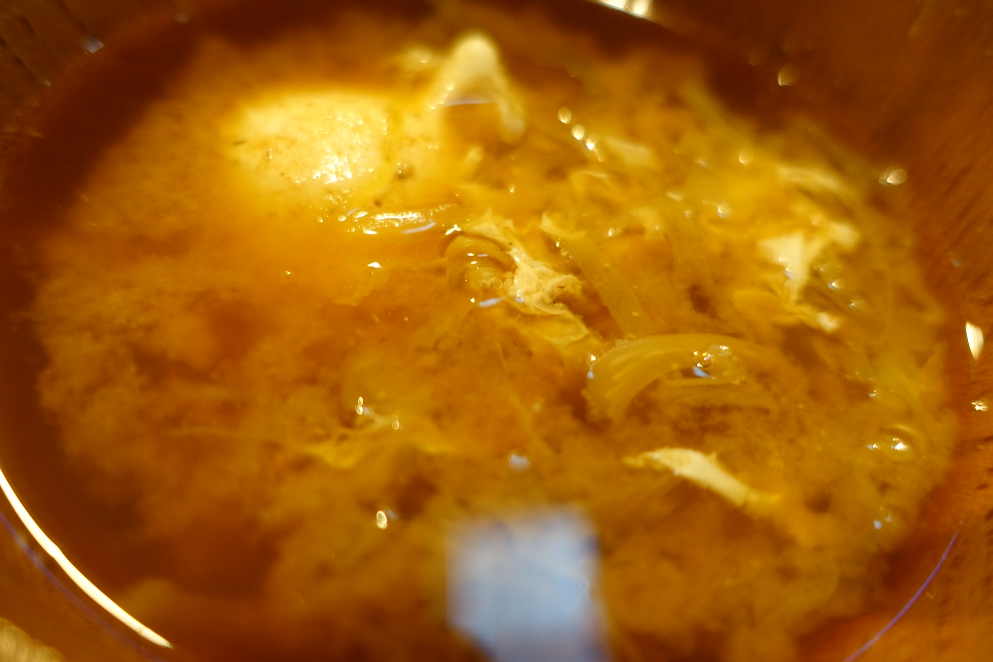 今朝は キャベツと落とし卵のお味噌汁 手づくり生麹 味噌 矢ノ目糀屋