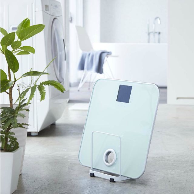 使わない時にサッと収納できる体重計 珪藻土マットスタンド Abigo