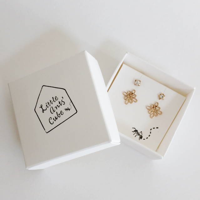 設計のお仕事 事例 ブローチ作家様の作品保管用箱 小さな箱屋 Little Ants Cube リトルアンツキューブ