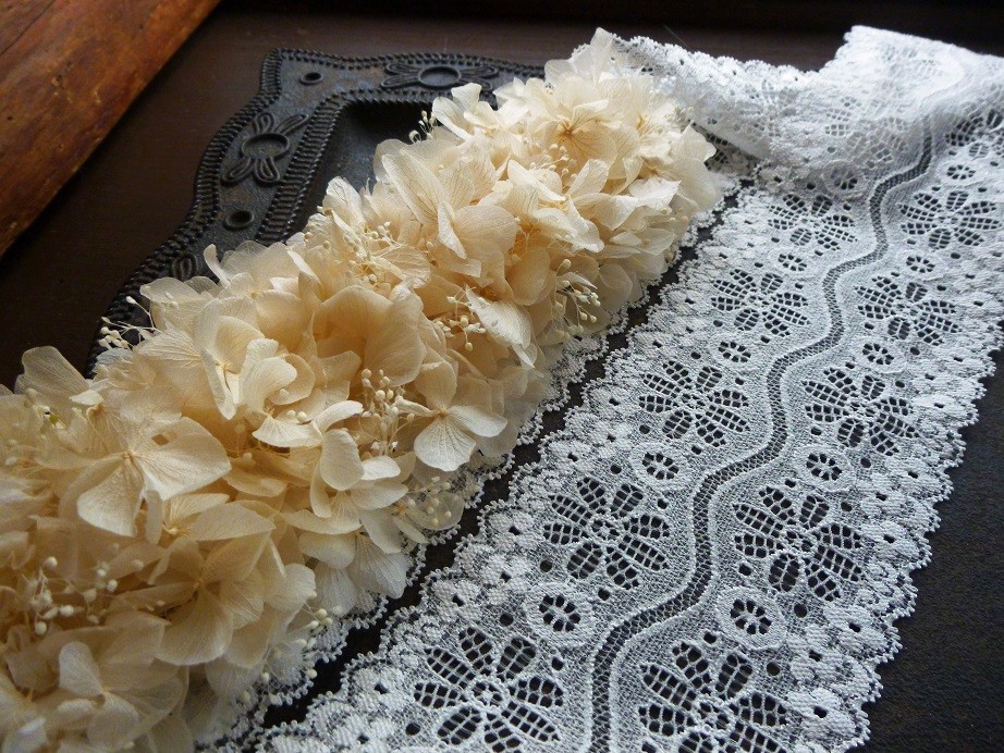 もうすぐブライダルシーズン 手作り1点物プリザーブドあじさいのヘッドドレスがおすすめです Mi Mu 色にこだわったブライダルブーケ 花の髪飾り通販店