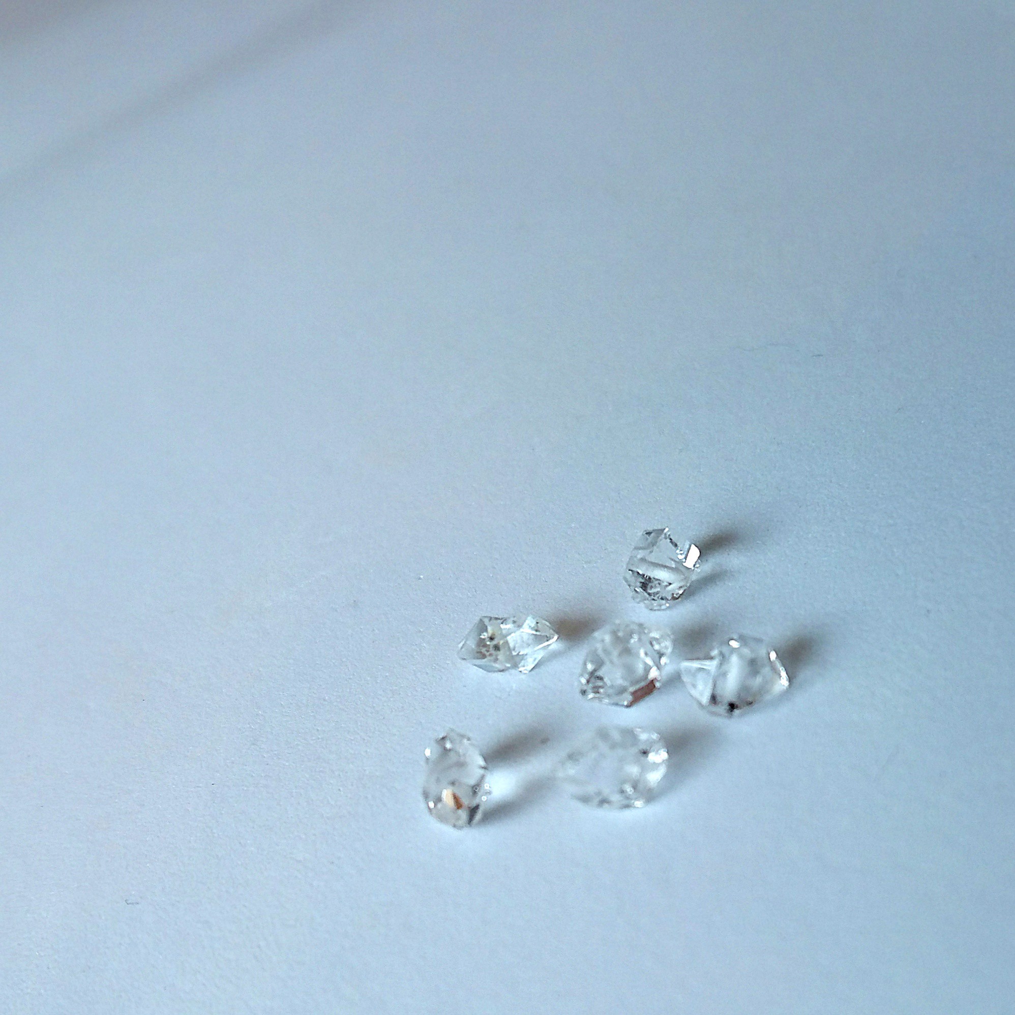 ミニマリストも欲しいアクセサリー ハーキマーダイヤモンドの幾何学ピアス 天然石 ヴィンテージジュエリーglam Jewels Vintage ミニマリストも欲しいアクセサリー ハーキマーダイヤモンドの幾何学ピアス 天然石 ヴィンテージジュエリーglam Jewels Vintage