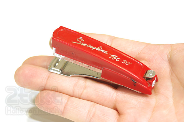 Swingline ステープラーの針の補充方法 2takt Store Swingline ステープラーの針の補充方法 2takt Store