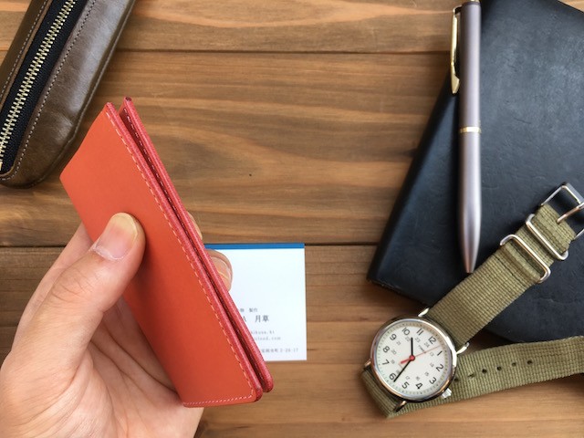 薄い 小さい 本革の名刺入れ tsukikusa