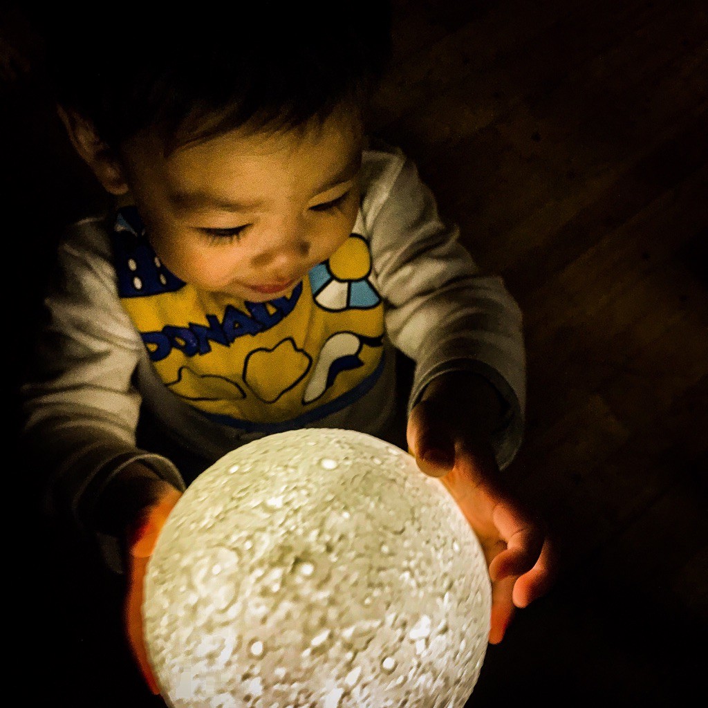 授乳灯にもオススメ 暖かい月の光で優しい気持ちにさせてくれるライト Towa Type