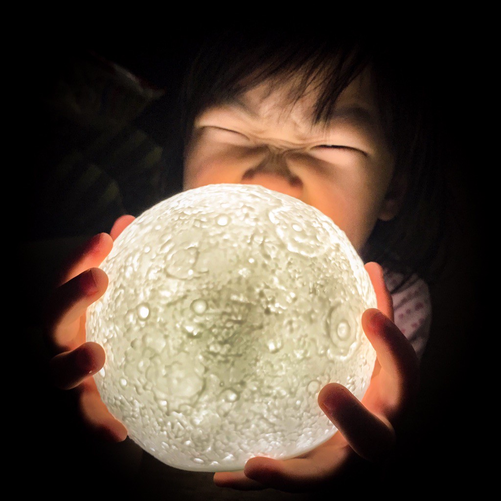授乳灯にもオススメ 暖かい月の光で優しい気持ちにさせてくれるライト Towa Type