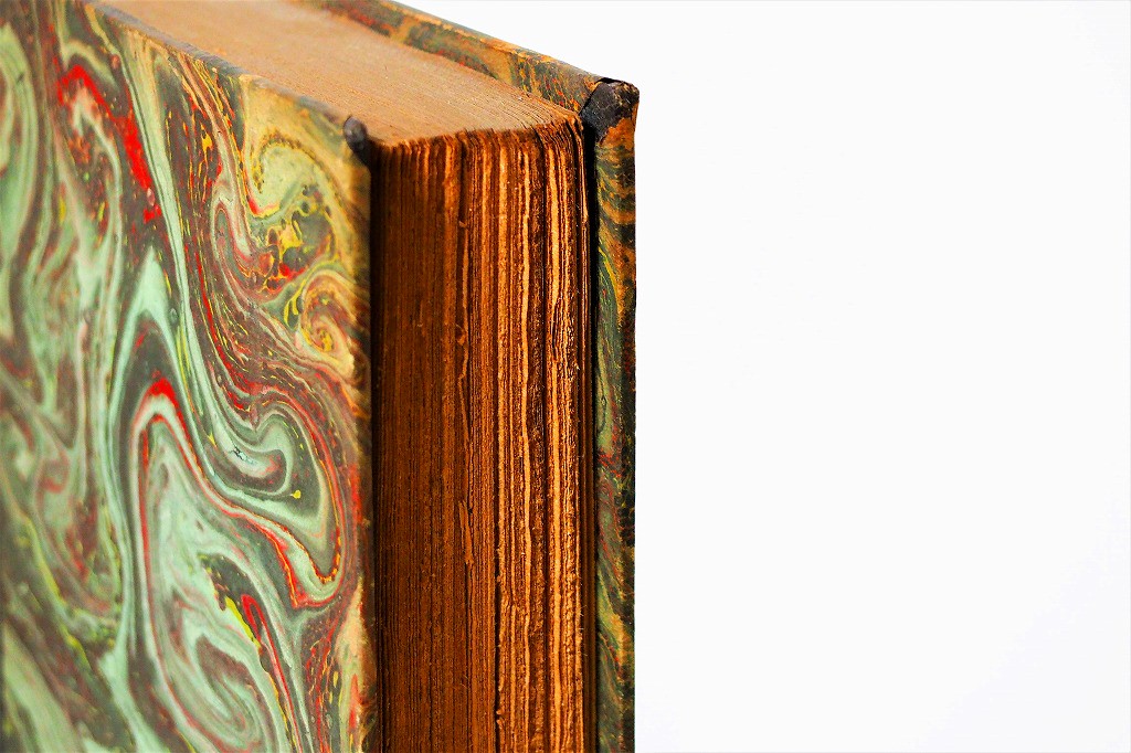 この秋 アンティーク洋書の魅力に引き込まれる Kitazawa Display Books