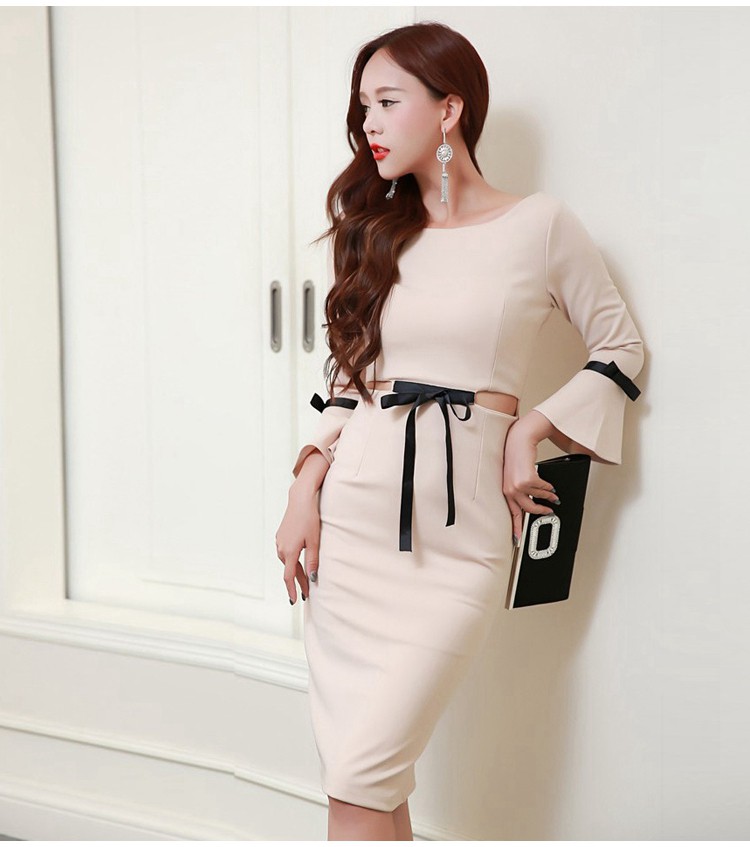 ちょっとしたパーティーからデートにも 絶妙なチラ見せがワンランク上の着こなしに Chou Chou