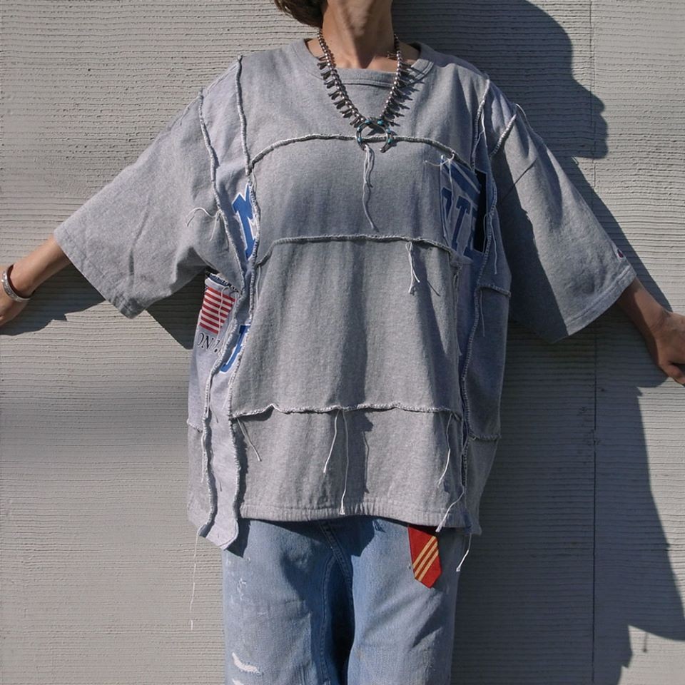 女子にもオススメ ゆったりとしたシルエットのリメイクtシャツ Gate Retailor Shop