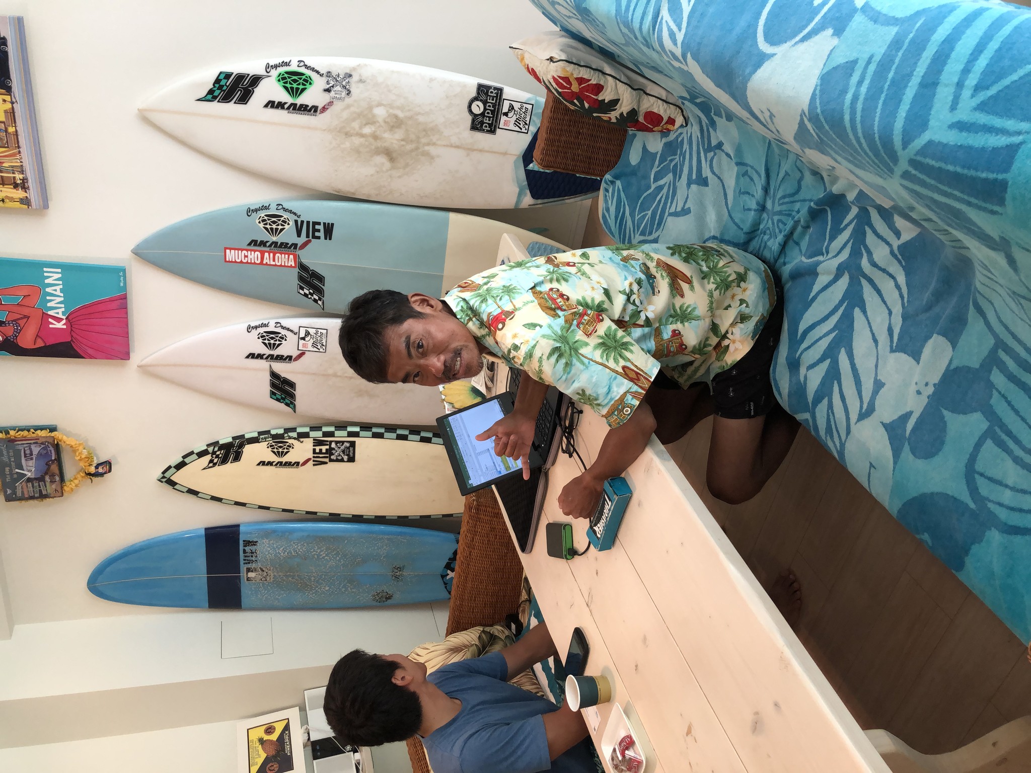 代サーファーくんのご来店です Kaisers Surf