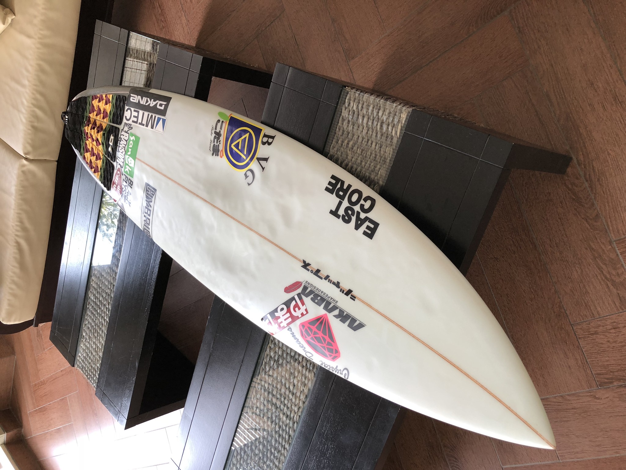 高橋みなとプロ使用ボード Kaisers Surf