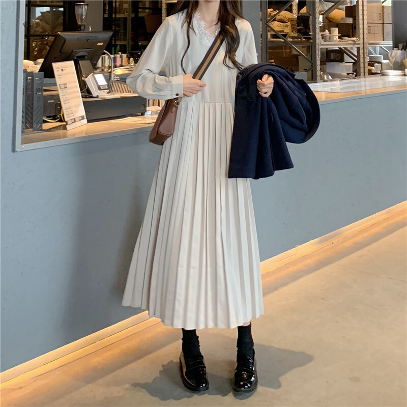 お出かけしやすい季節到来 遊園地にぴったりなワンピース Lamitte Deco トレンド 韓国ファッション ショップ