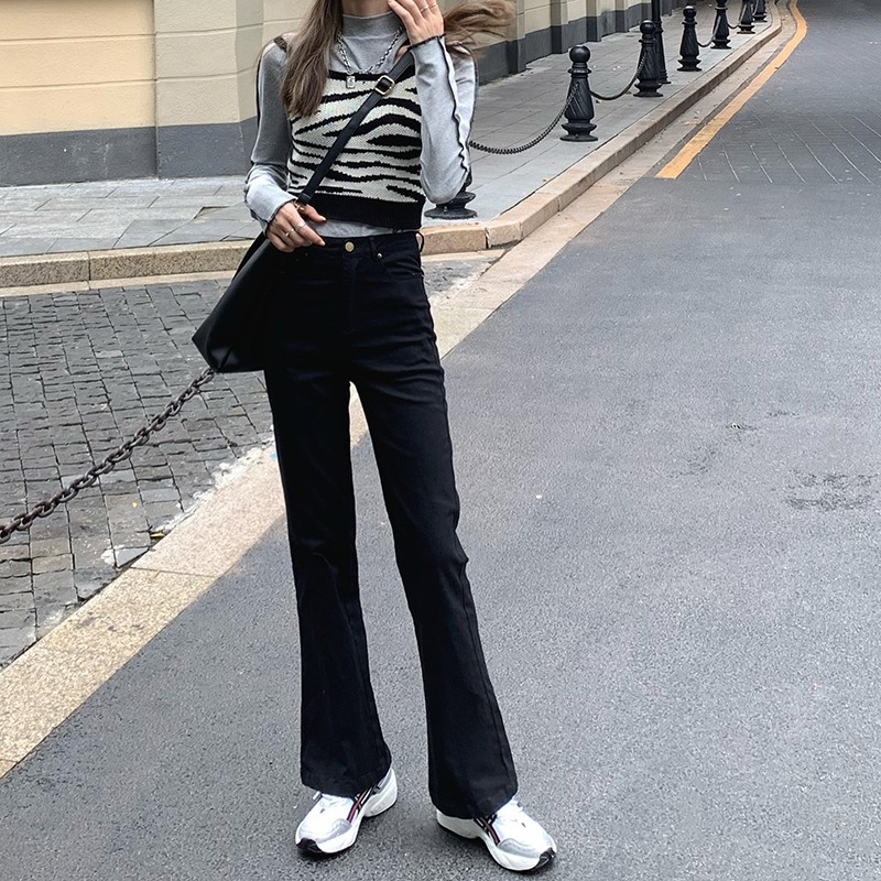 低身長でもスタイルアップ 脚が長くみえるフレアパンツ Lamitte Deco トレンド 韓国ファッション ショップ
