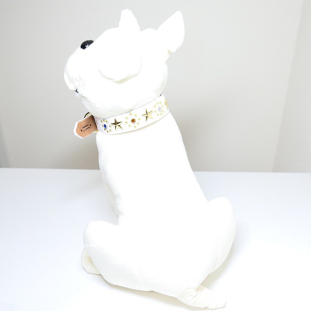 市販されている首輪で満足出来ていますか 愛犬のために特別な首輪で 一緒に過ごす時間を輝せて下さい メゾン ド ショコラ