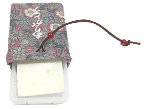 メモリアルお守りと巾着袋の使い方について 手作り手元供養品 やすらか庵