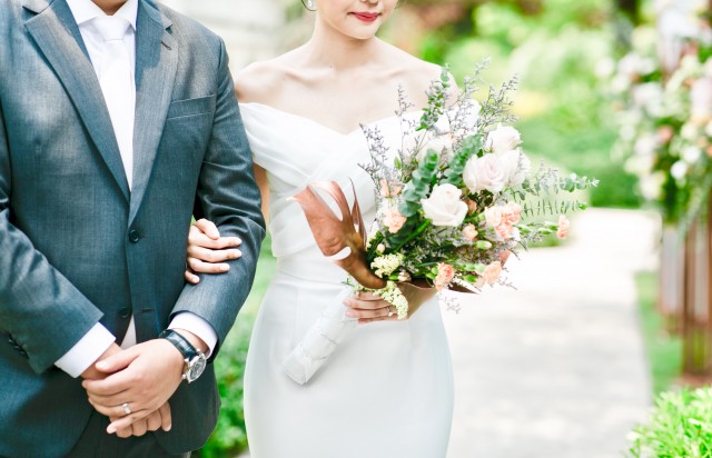 ウェディングドレスにネックレスなしはアリ メリットやポイントを解説します 結婚式準備中の花嫁様向け ウェディングアクセサリーショップ Bell Church ベルチャーチ ウェディングドレスにネックレスなしはアリ メリットやポイントを解説します 結婚式準備中の花嫁様向け ウェディングアクセサリーショップ Bell Church ベルチャーチ