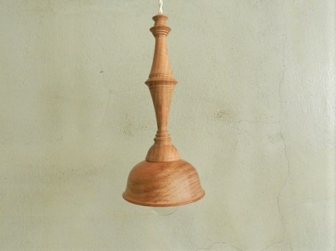中村秀利さんの木製の照明 Stad O