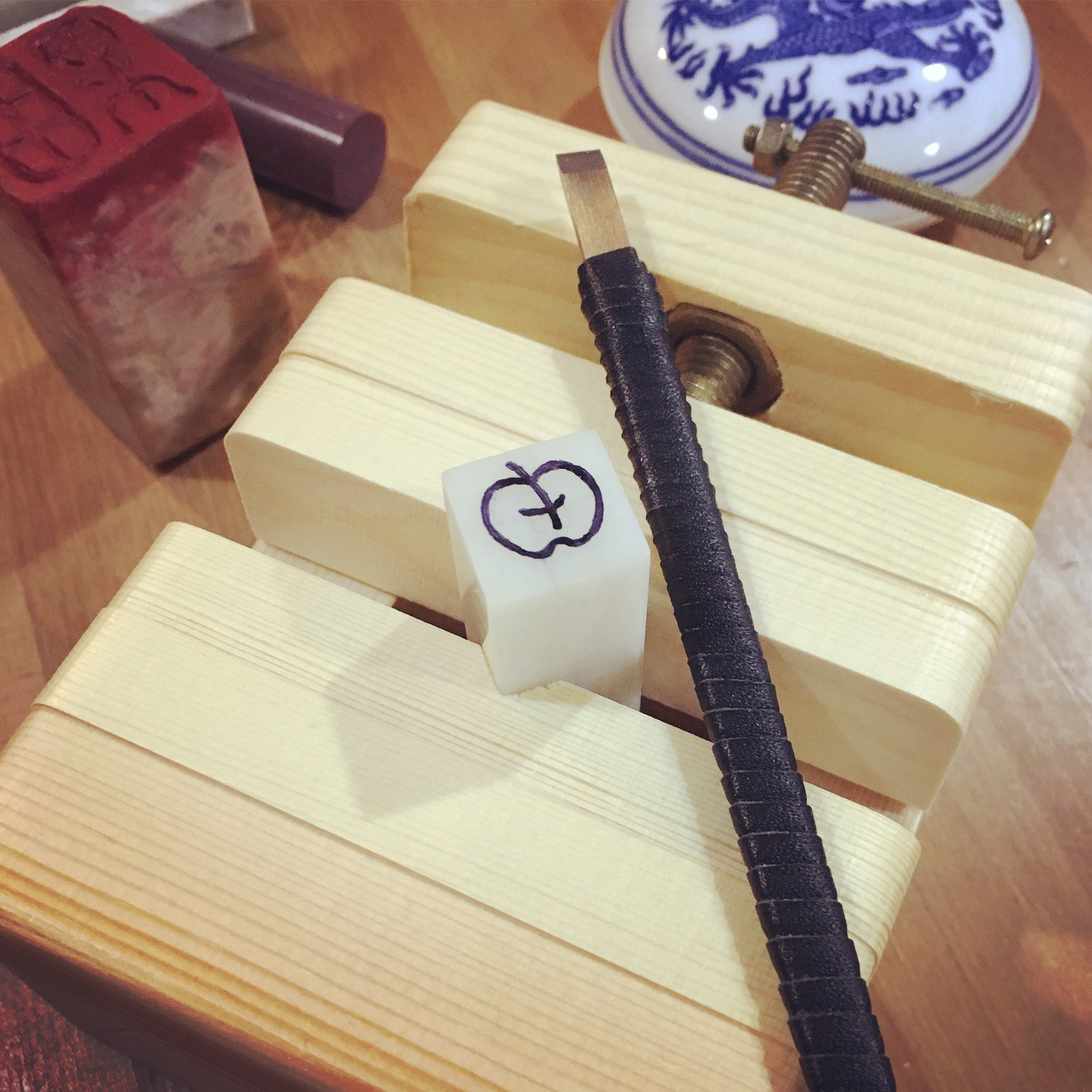 出産祝や雅号俳号の記念などに お名前をデザインした篆刻を 小谷由果篆刻書工房