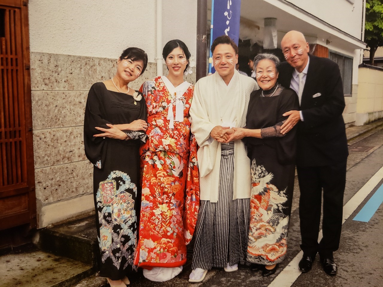 ハレの日にピッタリな留袖ドレスのご紹介 Tadas 富山八尾より着物をアップサイクルし新しい価値を創造します Handmade In Yatsuo Japan