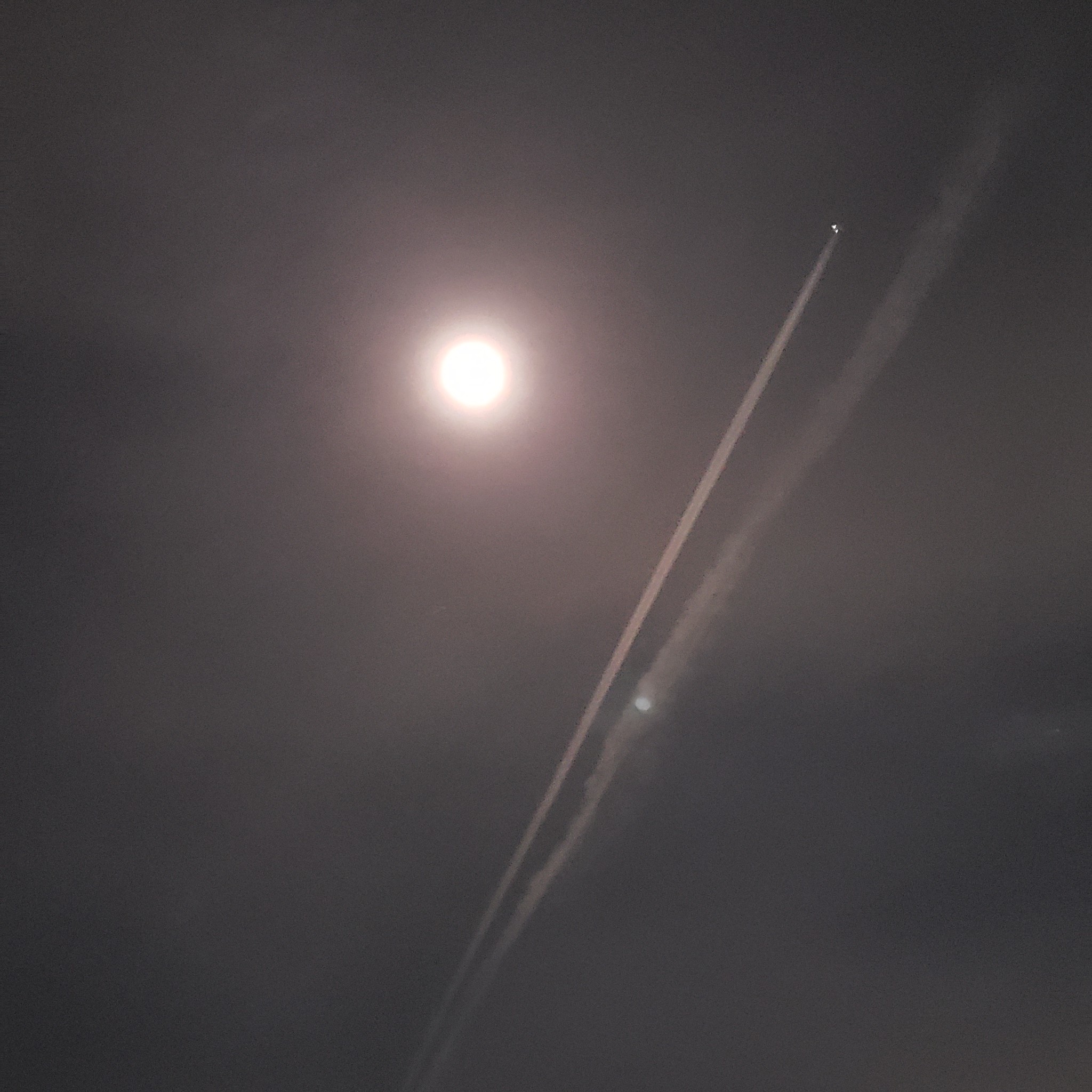 夜の飛行機雲 Joejoy