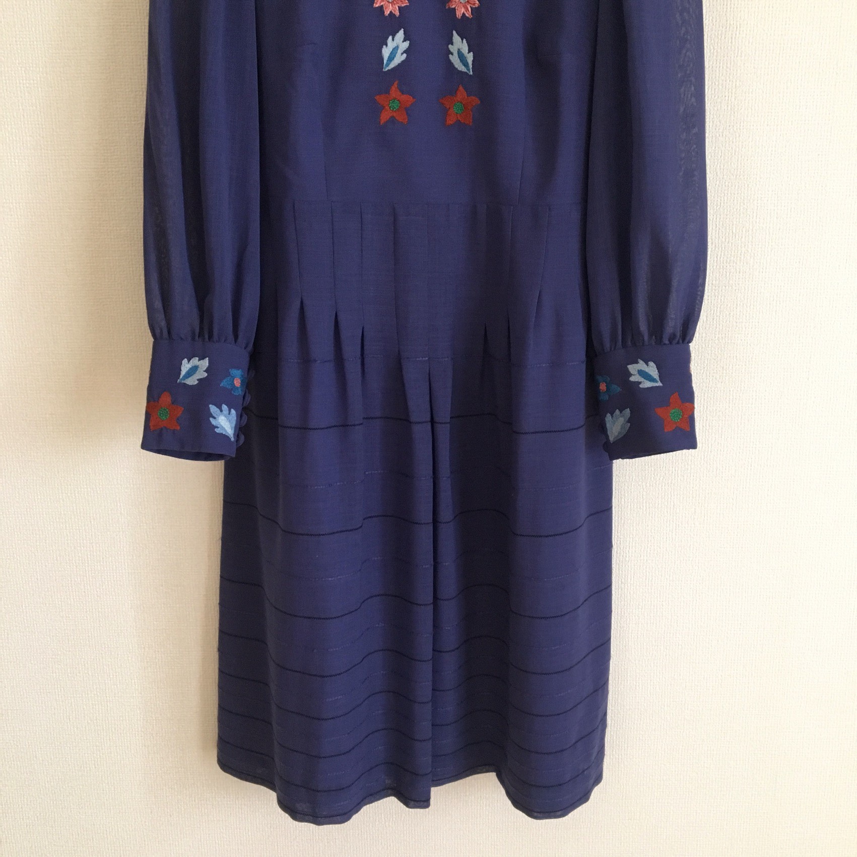 秋のおしゃれに イギリスのヴィンテージワンピース Nounounoudimanche