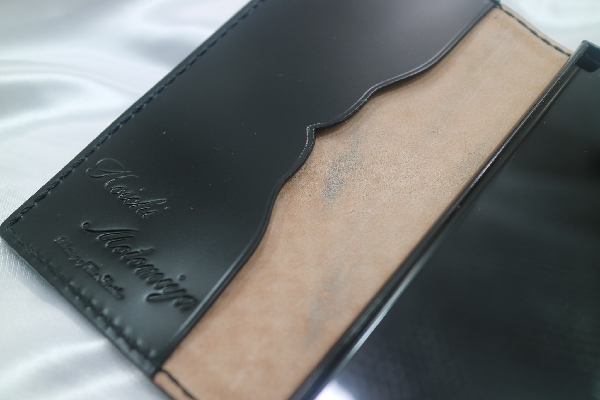 コードバンと古銭コンチョ バスケットスタンプのスマホケース Haruleather コードバンと古銭コンチョ バスケットスタンプのスマホケース Haruleather