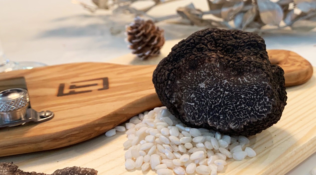 新年は 黒トリュフ で贅沢おこもり冬ごはんを楽しみましょう Fresh Truffle Japan
