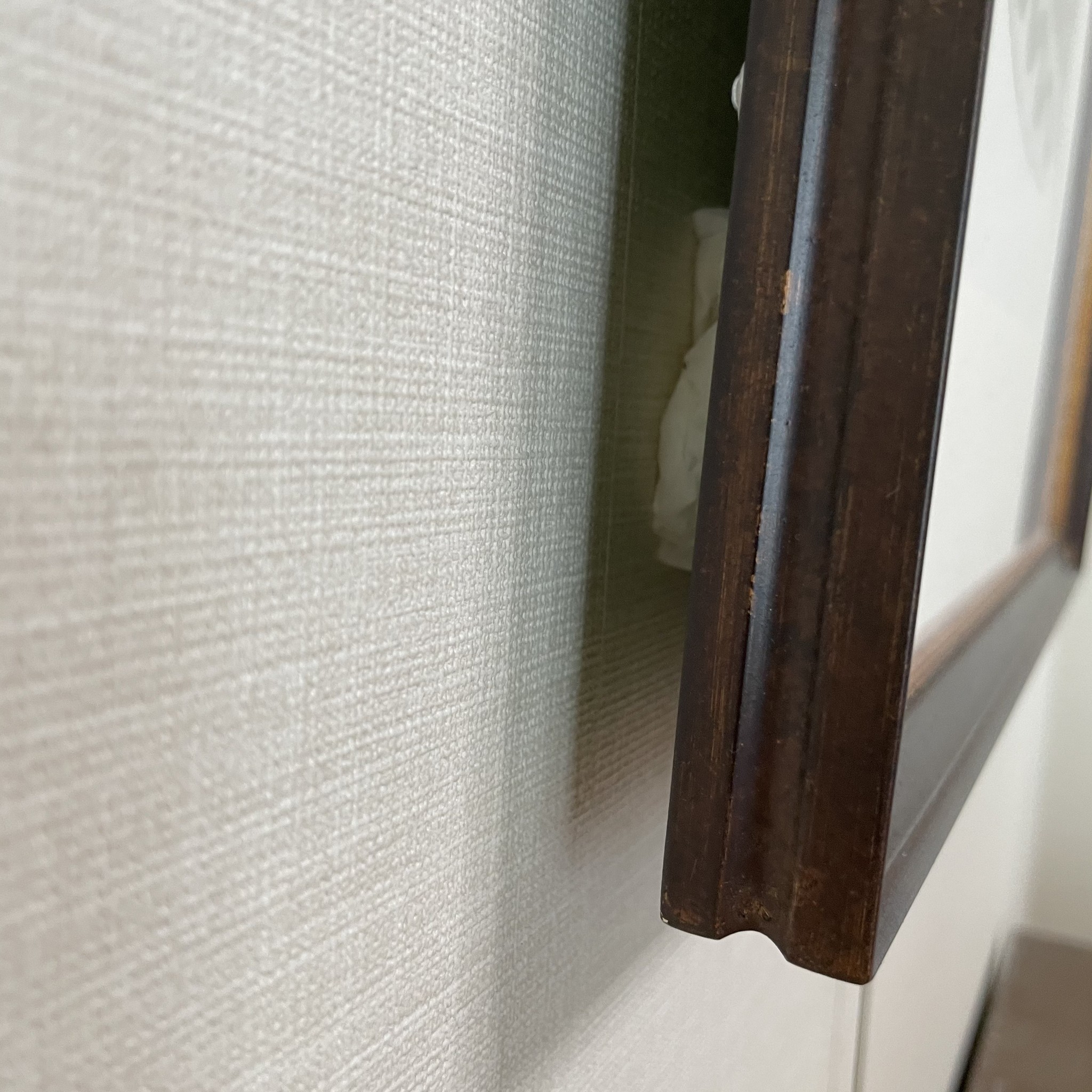 初心者でも安心な絵の飾り方について かめれおん芸術工房