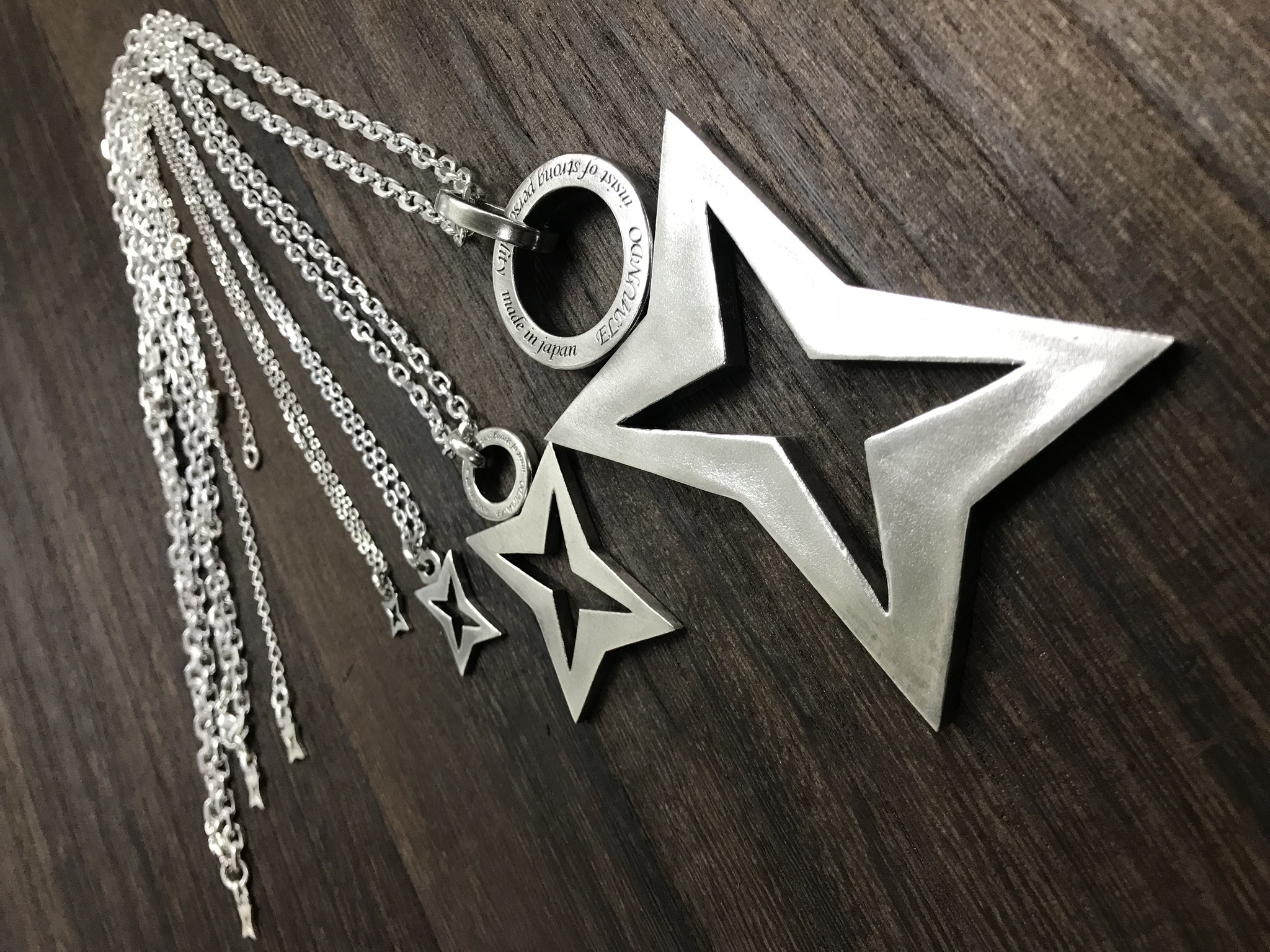 Shining Flash Starと言うモチーフ Elmundo