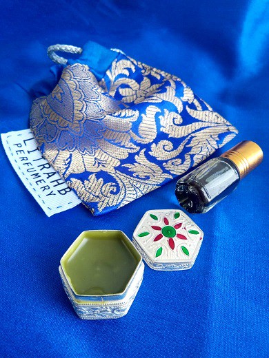 Solid Perfume 練り香水 インドカディ インド雑貨の専門店 Manishanisha マニーシャニーシャ Solid Perfume 練り香水 インドカディ インド雑貨の専門店 Manishanisha マニーシャニーシャ