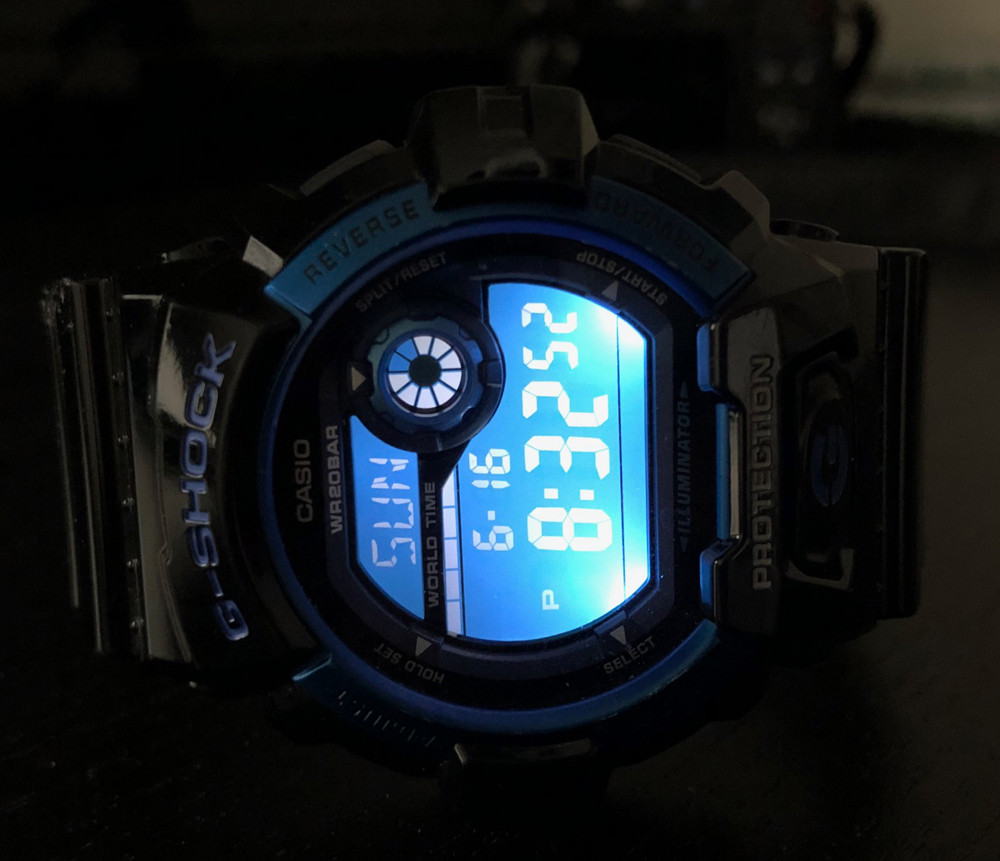 鮮やかなブルーとブラックの調和がいい G Shock デジタルスタンダードモデル Watch Index 鮮やかなブルーとブラックの調和がいい G Shock デジタルスタンダードモデル Watch Index