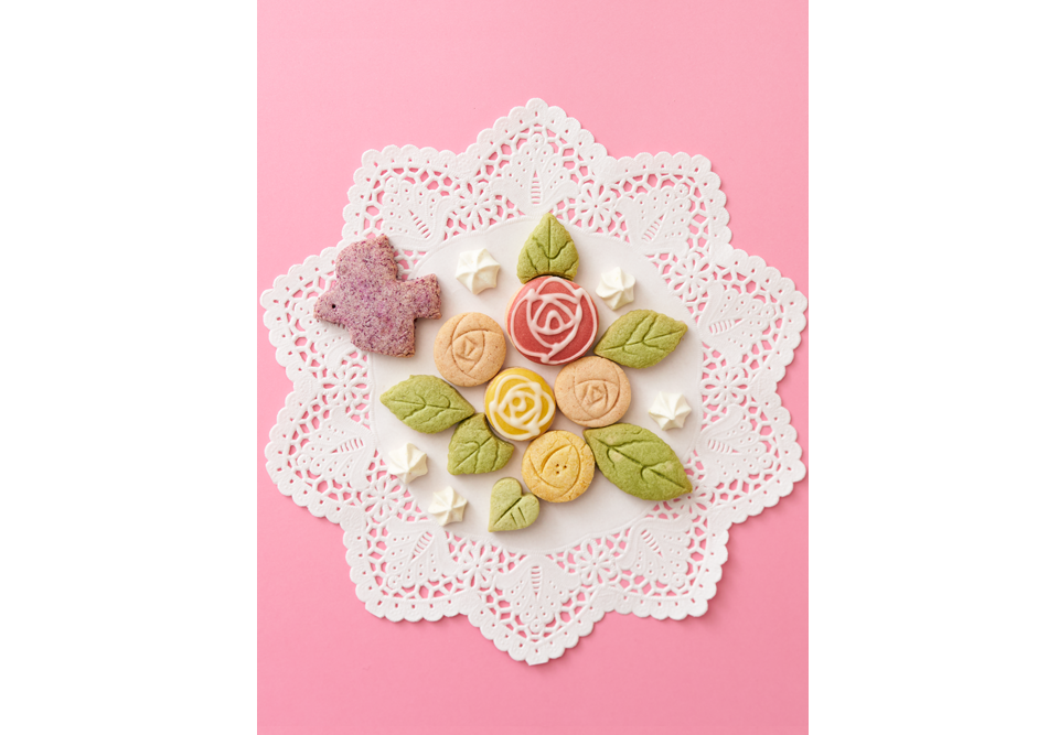 トトスクキッチン 中野エリの 2月のバラ クッキー缶 販売開始になりました Tokyotrain Kiosk