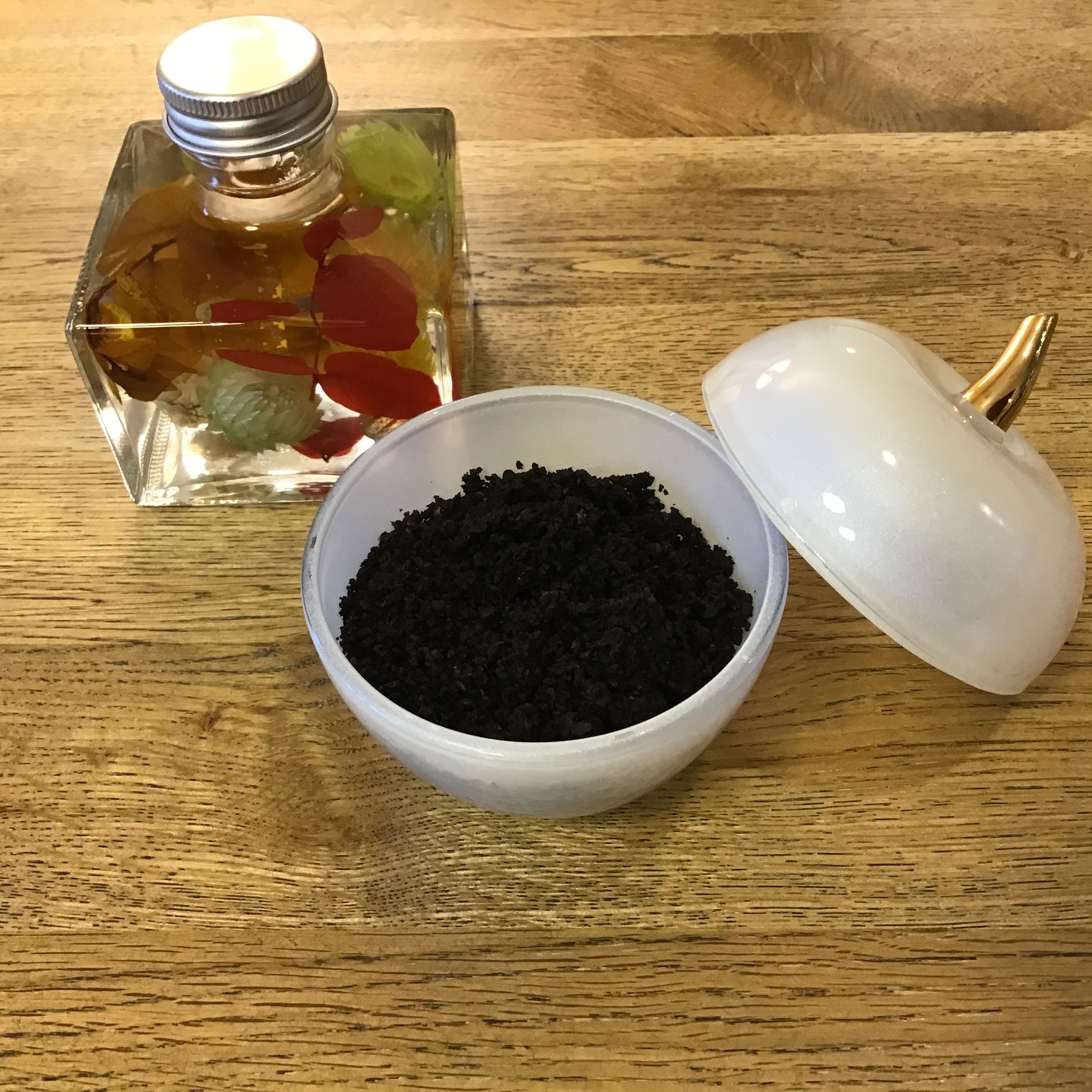 珈琲粉の出がらし で アップルコーヒー