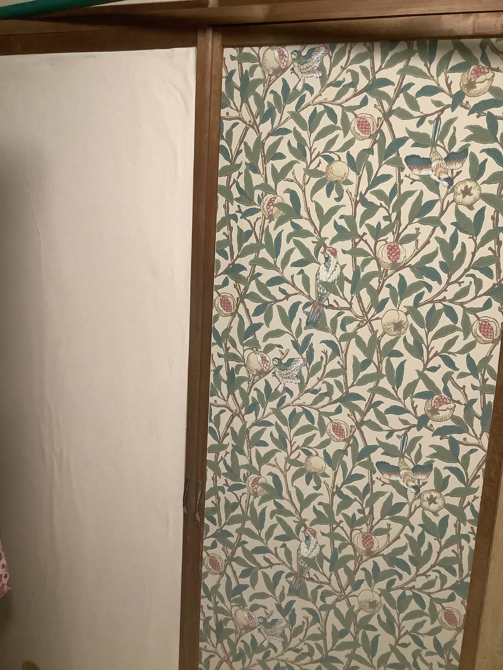 William Morris ウィリアムモリス の輸入壁紙 新潟市に実店舗があるオーダーカーテンと輸入壁紙のお店l Etoffe レトフ 新潟県新潟市カーテン William Morris ウィリアムモリス の輸入壁紙 新潟市に実店舗があるオーダーカーテンと輸入壁紙のお店l Etoffe レトフ 新潟県新潟市カーテン