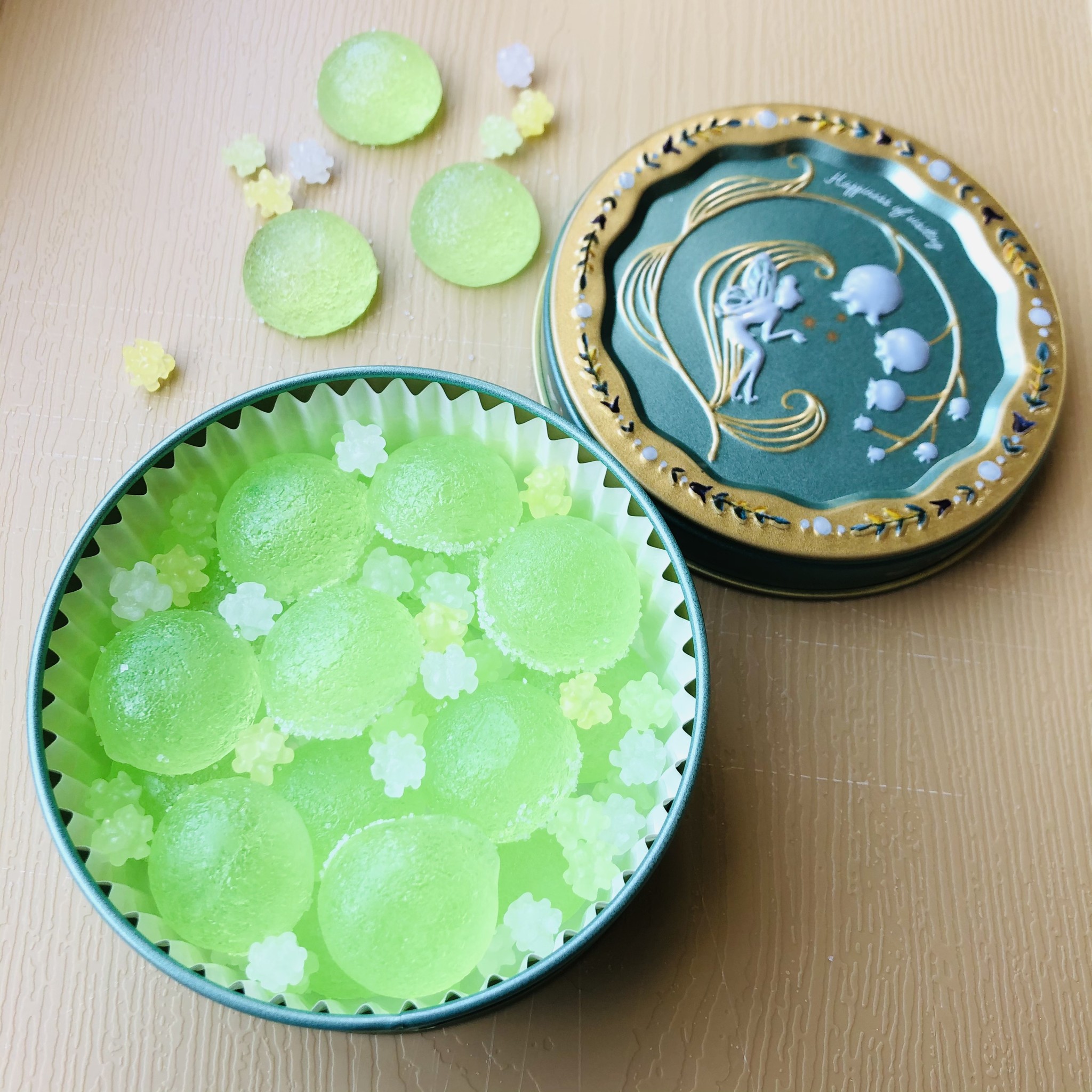 誕生石の琥珀糖 5月はエメラルド プディングアリス本店