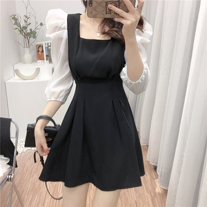 スクエアネックワンピース V Lily Boutique リリーブティック