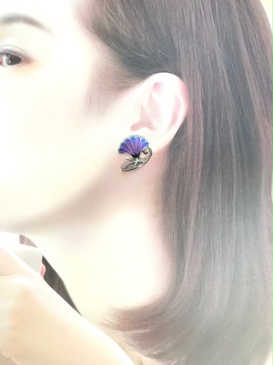 透かし彫りイヤリング 小花B 透かし彫りイヤリング 小花B