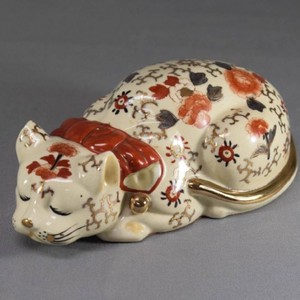 九谷 眠り猫 金の鈴 D Plus Stock