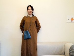 レザーサコッシュ スモーキーブルー