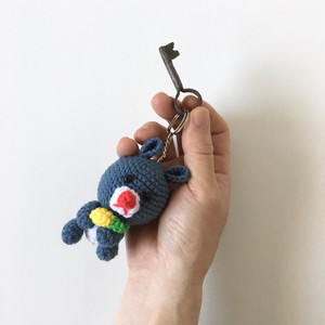 リスのあみぐるみキーホルダー Squirrel Amigurumi Keychain Sensitivity And Boldness