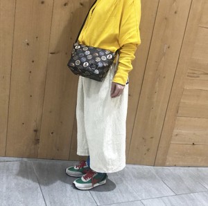 長財布が入る舟型ショルダーバッグ　リバティ　イーストミーツ・ウエスト　ブラック