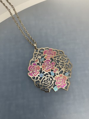 透かし彫り薔薇ペンダント大 透かし彫り薔薇ペンダント大