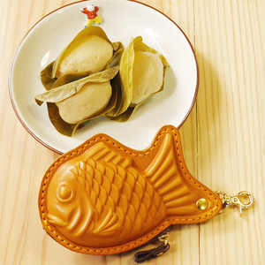 栃木レザーのたい焼き(茶ファスナー×みかん色ステッチ) 栃木レザーのたい焼き(茶ファスナー×みかん色ステッチ)