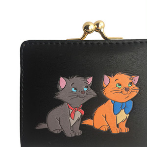 送料無料 ディズニー アリストキャット トーキー ミニ ウォレット 財布 お財布 三つ折り財布 小銭入れ カード収納 がま口 コンパクト 小さい 雑貨 小物 お札 小銭 Puレザー レディース かわいい シンプル ブラック アイボリー マリー ベルリオーズ トゥルーズ S Su 7g036 送料無料 ディズニー アリストキャット トーキー ミニ ウォレット 財布 お財布 三つ折り財布 小銭入れ カード収納 がま口 コンパクト 小さい 雑貨 小物 お札 小銭 Puレザー レディース かわいい シンプル ブラック アイボリー マリー ベルリオーズ トゥルーズ S Su 7g036