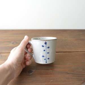 なずな草柄マグカップ