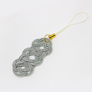 シンプルでかわいい 水引ストラップ シルバーグレー 紙単衣 Kamihitoe 水引アクセサリーと雑貨のお店